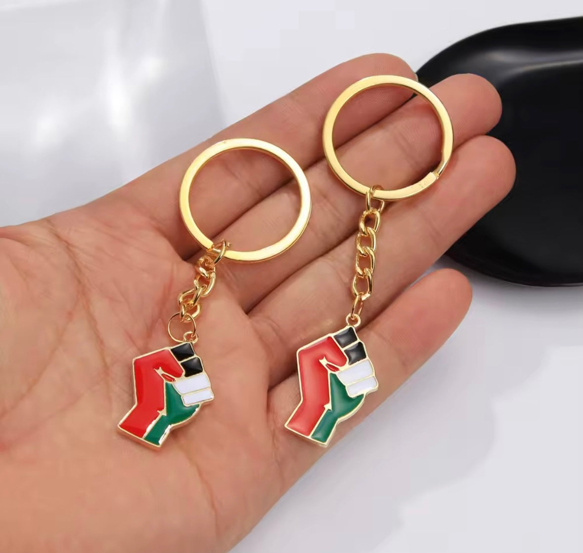 Palestine Flag Fist Keychain – Solidarity Enamel Metal Keyring
